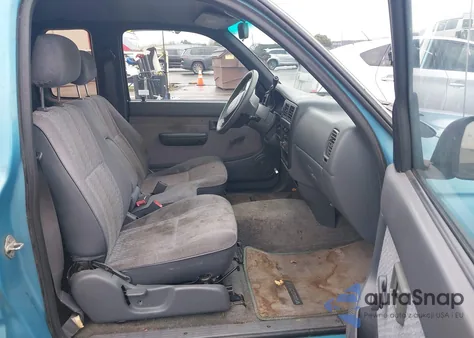 1997 Toyota Tacoma z USA, uszkodzony, nr VIN 4TAVL52N4VZ327020